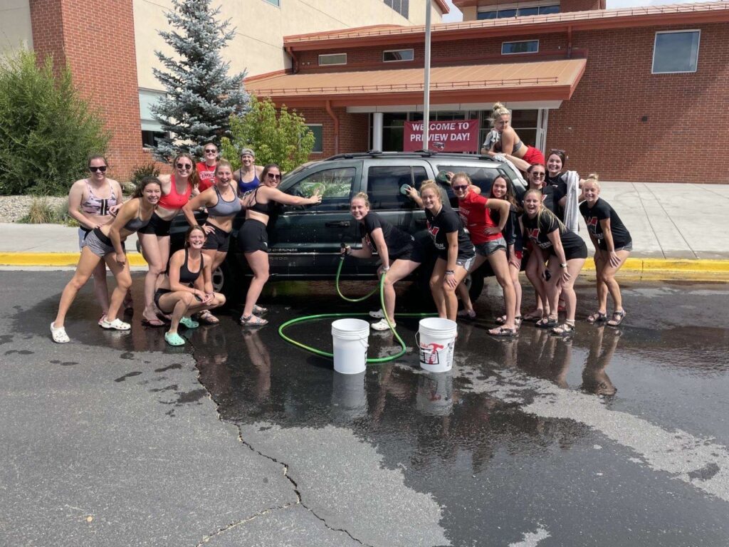 Western Women's Swimming and Diving Team hosts fundraiser car wash